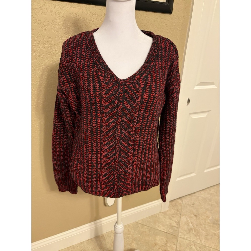 Romeo And Juliet Red And‎ Black Knit Sweater, Chevron Pattern, Small